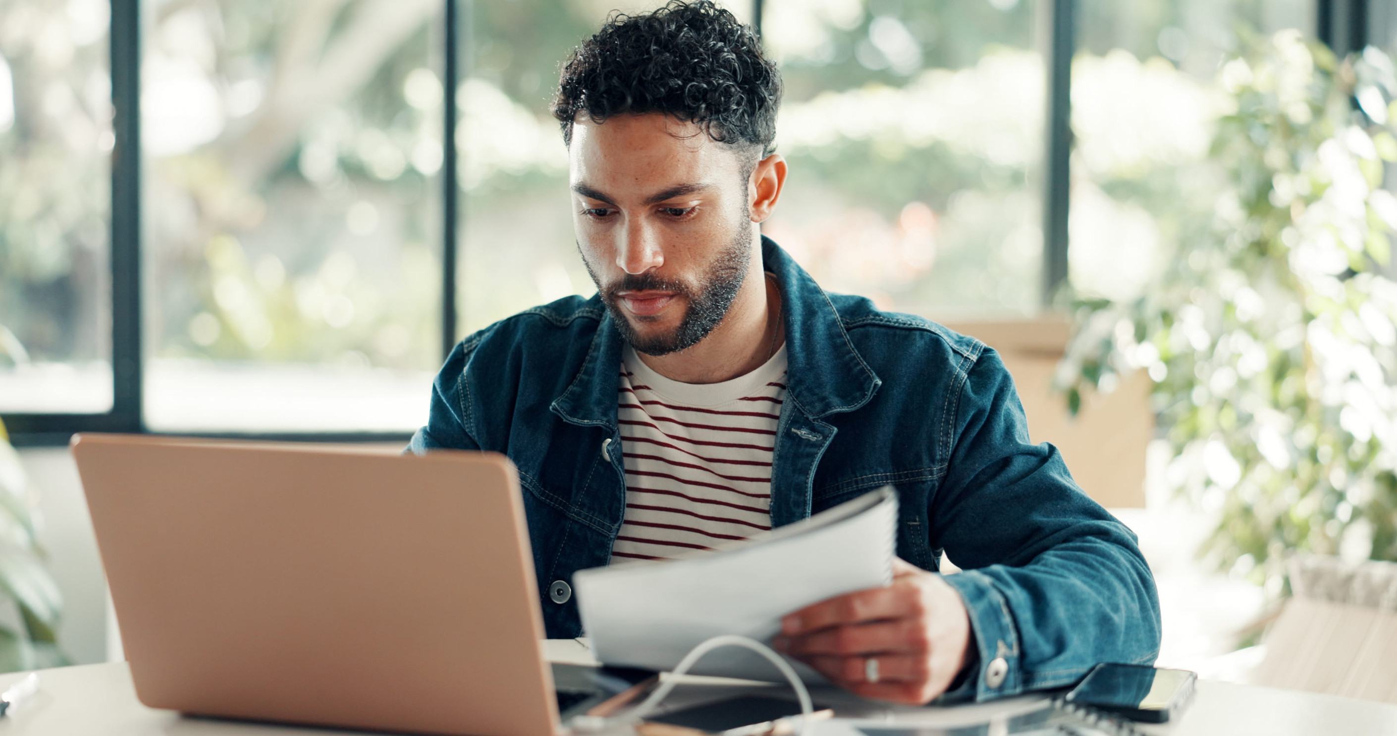 Person researching SR22 insurance requirements online